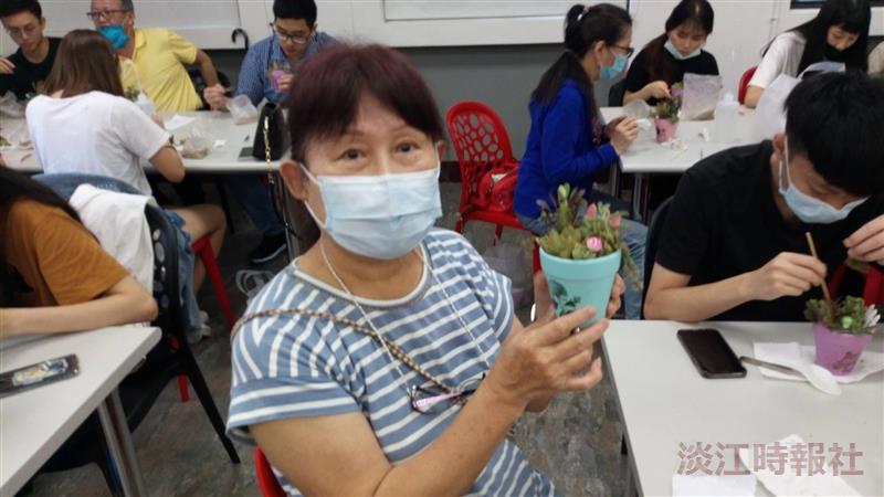 教心所舉辦「銀髮閃耀大淡水：高齡社會發展計畫」園藝一起動手做活動