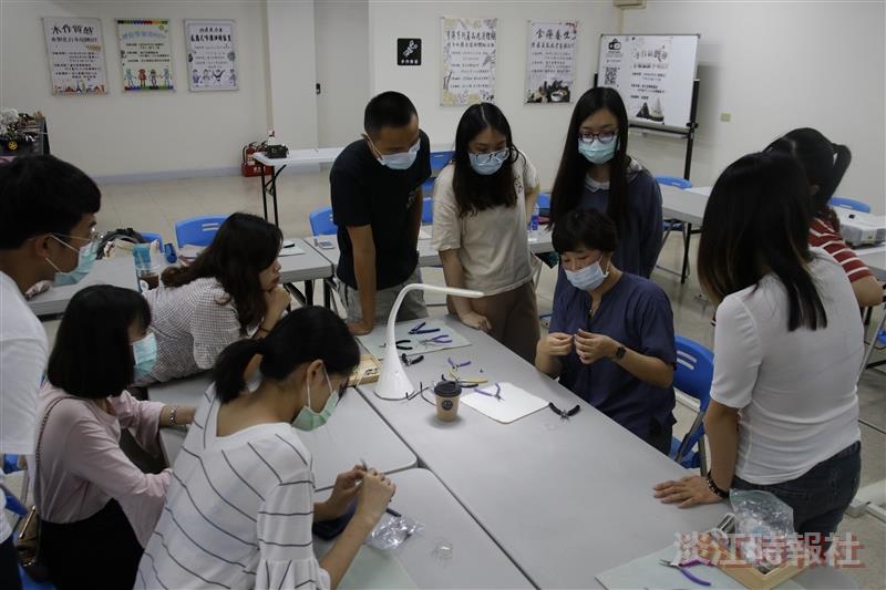 達文西樂創基地金屬手環編織課程