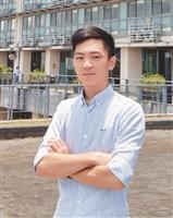 畢業生代表 政經系陳藝云