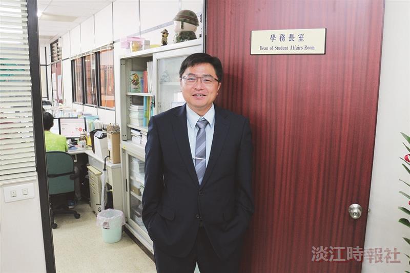 學生事務處學務長武士戎