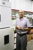 王三郎從蝦蟹殼廢材 釣出醫療開發商機