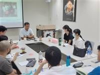 未來學所請政大國發所學程主任劉曉鵬演講