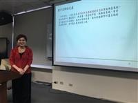 總盛建設股份有限公司的執行總監劉慧華來校說明「都市更新概述」