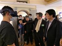 USRUSR在地文創展 賴副總統藉VR體驗老淡水