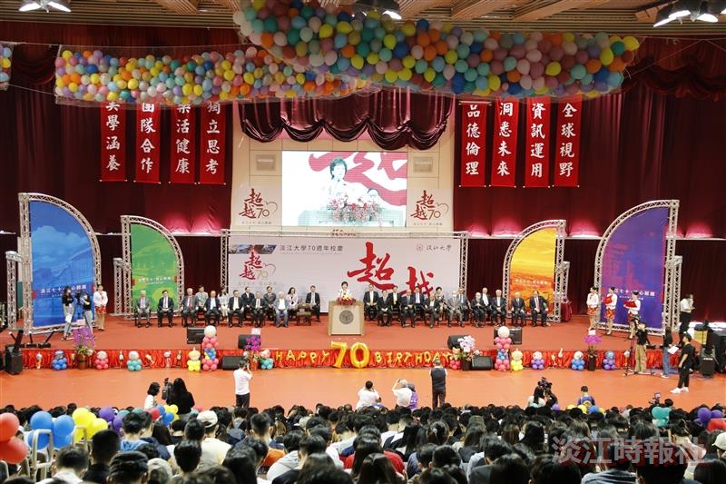 校慶慶祝大會-鄧晴