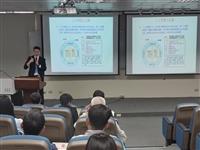 資策會產業分析經理朱師右介紹「AI在金融科技的應用」