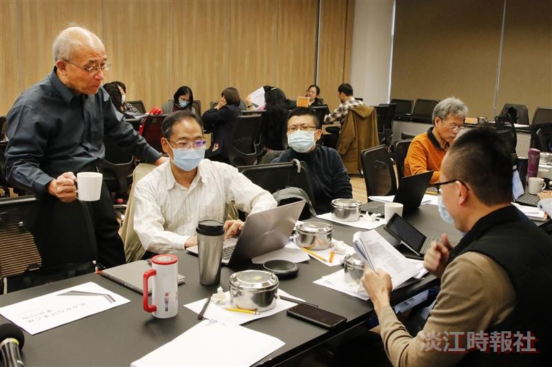 招生策略中心舉辦「109大學招生專業化發展試辦計畫-審查評量尺規設計工作坊」，進行尺規設計實務模擬