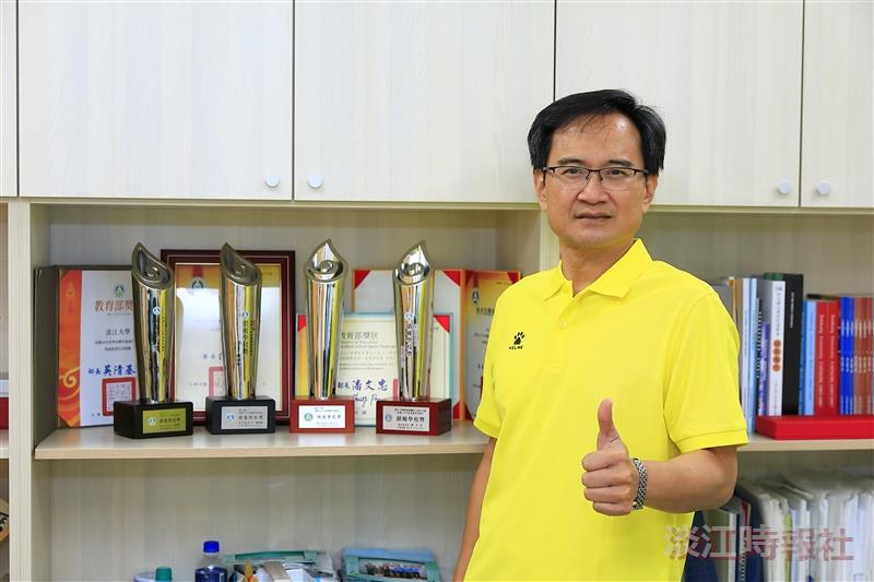 體育長 - 陳逸政