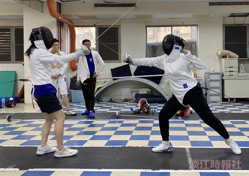 西洋劍社寒訓 提升肢體協調感
