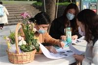 插花社舉辦白色情人節糖果花束活動