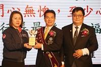鍾炳耀獲亞洲華人之光傑出奉獻獎
