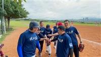 EMBA壘球賽歡樂揮棒 國企奪冠 張敦閔獲MVP 蔡蕎安最佳木蘭獎