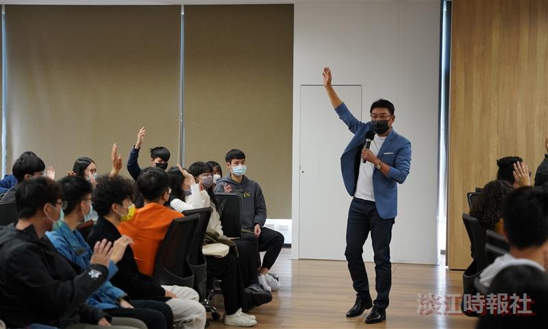 歷史系邀請謝震武律師演講