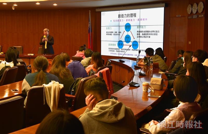前教育部長吳思華，演講「AI與人文創新」