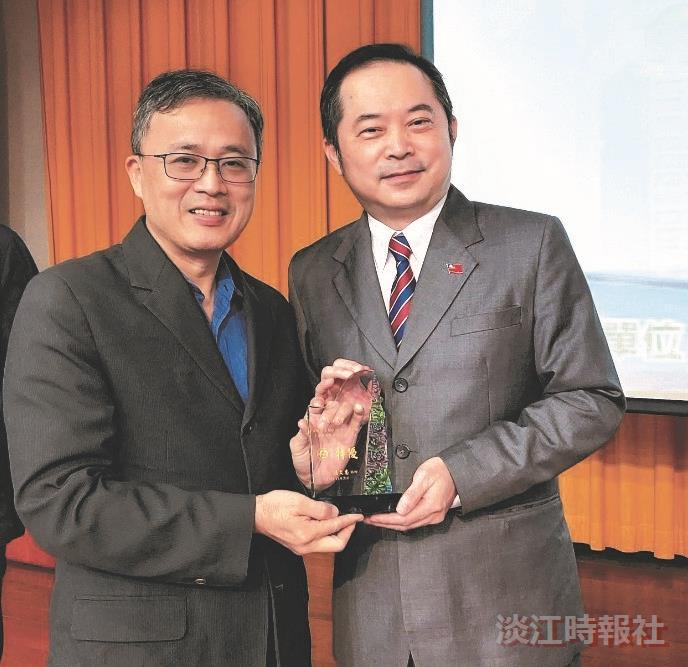 軍訓室賃居服務獲教育部特優獎