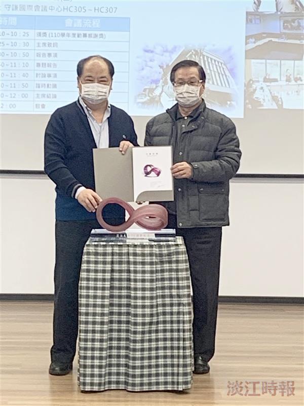 林健祥贈送全球唯一∞藝術品 祝願母校永續發展