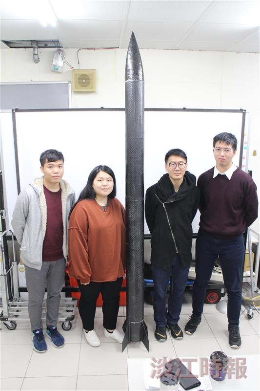 航太系生試射火箭成功