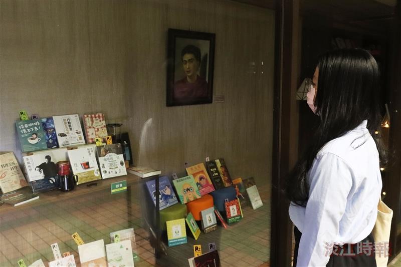 圖書館師學愛閱活動，主題「從淡江女力，看世界璀燦」