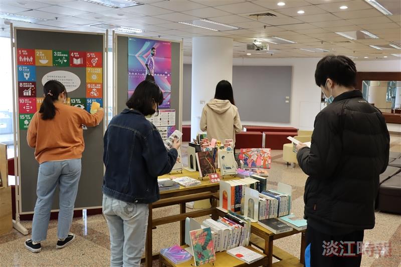圖書館舉辦【2021 Openbook好書獎】獲獎圖書展