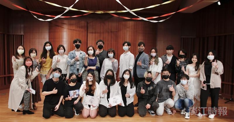 華僑同學聯誼會舉辦歌唱和跳舞比賽