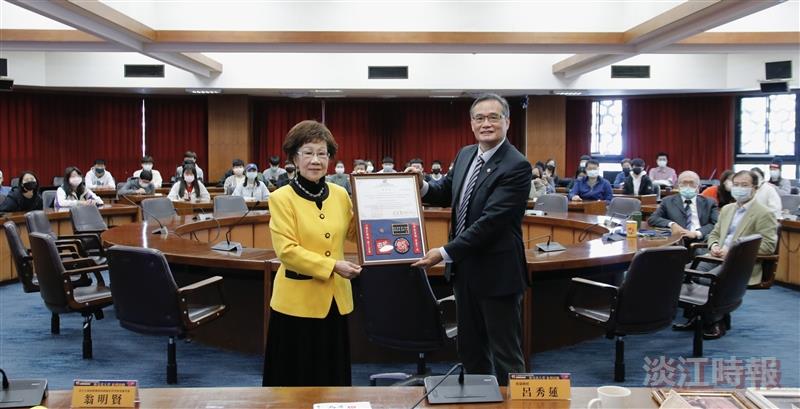 呂前副總統秀蓮在驚聲國際會議廳談「我的非典型外交經驗」