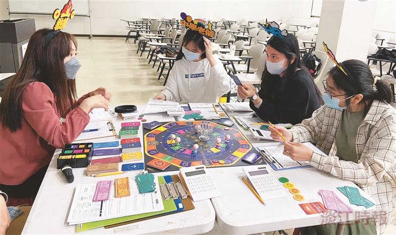 用財富流桌遊模擬人生