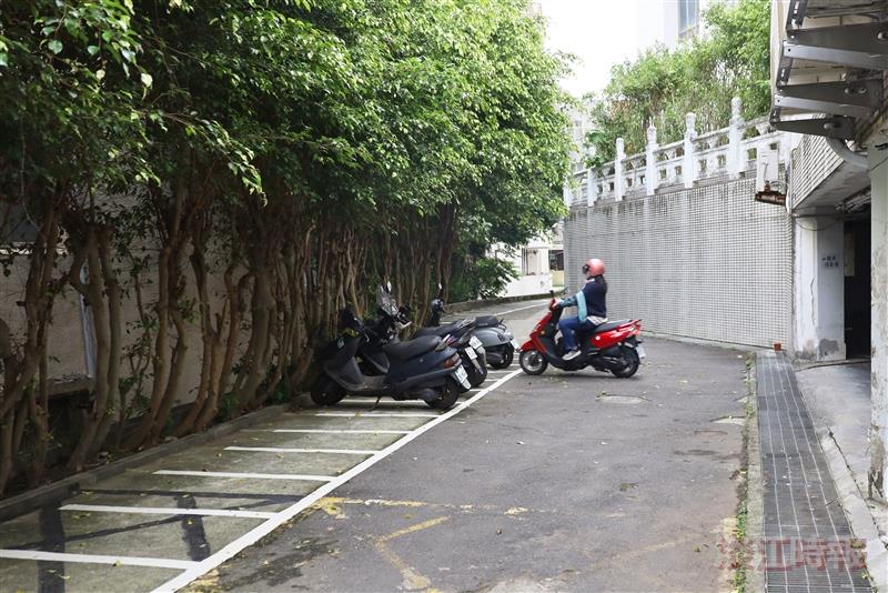 游泳館新增刷卡機