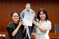 歷史系兼任副教授李月娥邀請霹靂國際國媒體品牌總監黃政嘉，主講「霹靂集團的創新與再造」