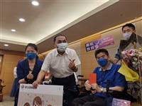 許豈逢獲頒2022總統教育獎