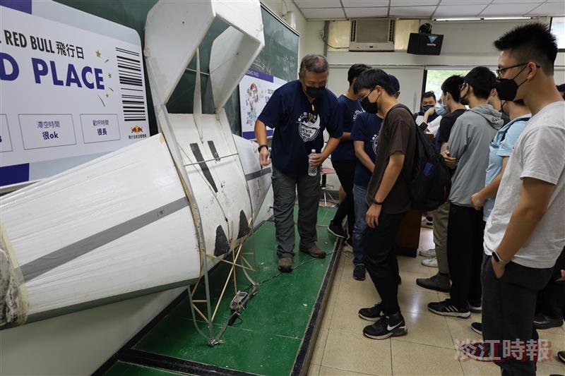 魟魚現身  機長分享138天飛行夢