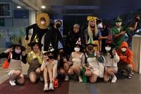 化學系師生校園快閃發糖果