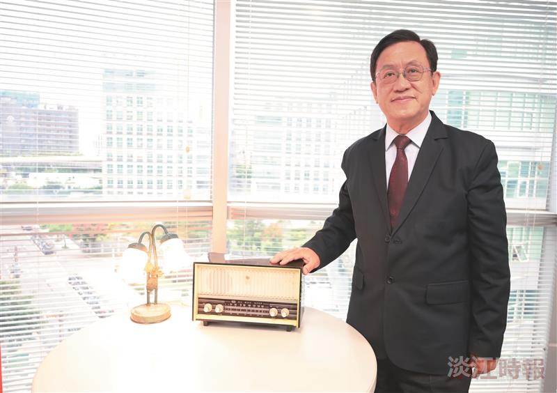 【第36屆淡江菁英金鷹獎專訪】寫臺灣數位典藏歷史 邱方孝把未來式變現在式 