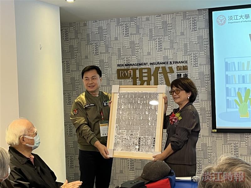 資圖校友回娘家同賀72校慶