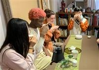 全英中心以茶會友 國際生淡水老街品茗