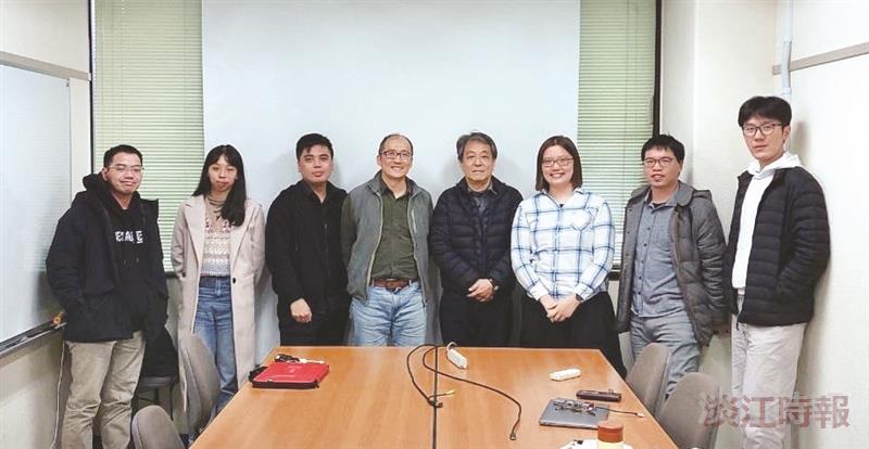 物理系赴岡山大學交流