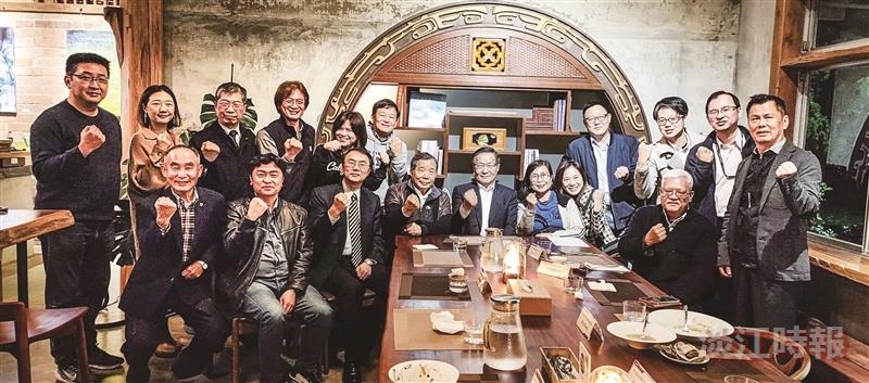系所友會長春聚
