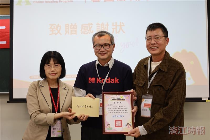 會計系志工陪讀西溪國小學童