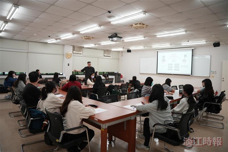 諮輔中心邀請江樵主講「上台簡報的建構與表達」