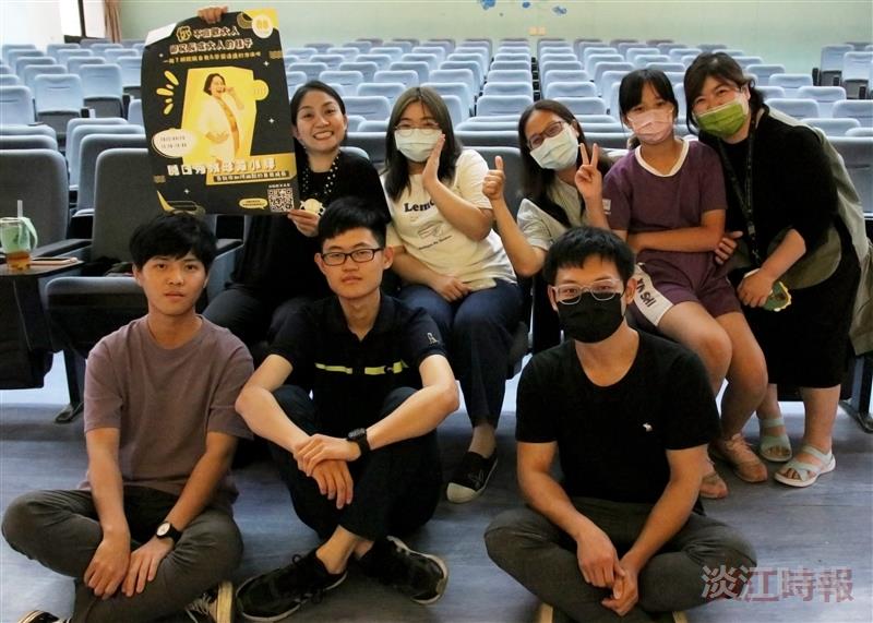 中文系學會邀請脫口秀演員黃小胖