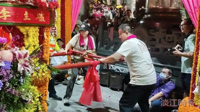 本校教職同仁參與淡水祖師爺遶境