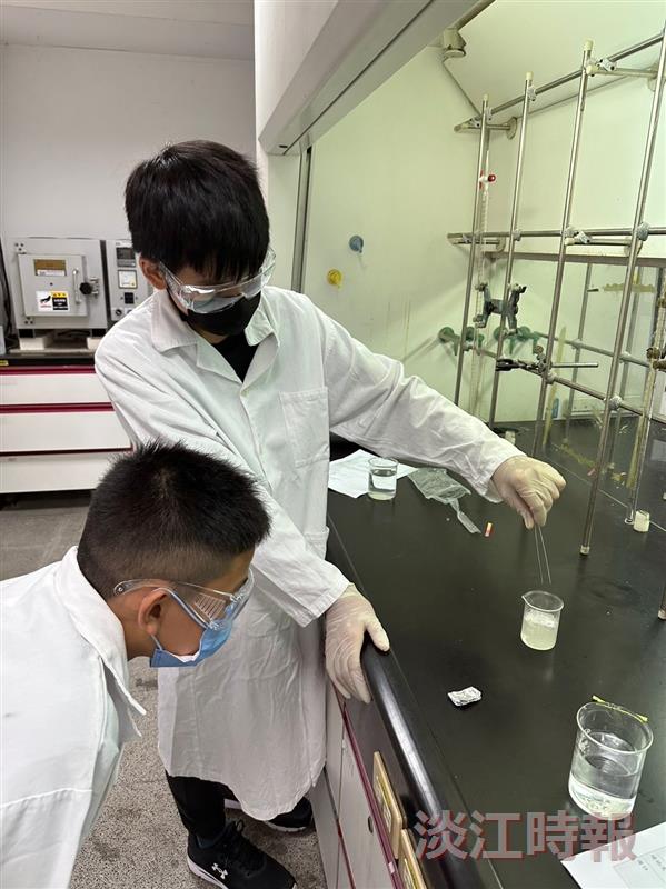 化學系舉辦生活科學探究實驗營
