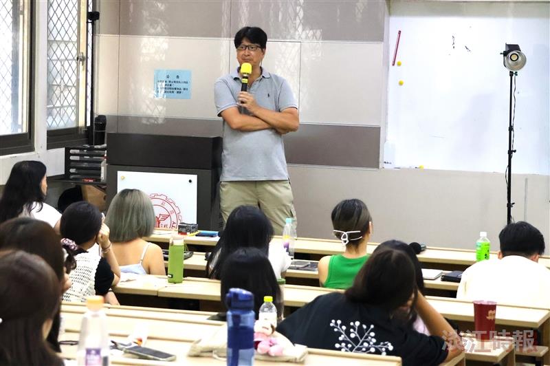 大傳系邀請陳忠峰導演演講「邁入紀錄片世界-解構報導攝影」