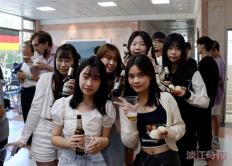 德國啤酒節 18日乾杯