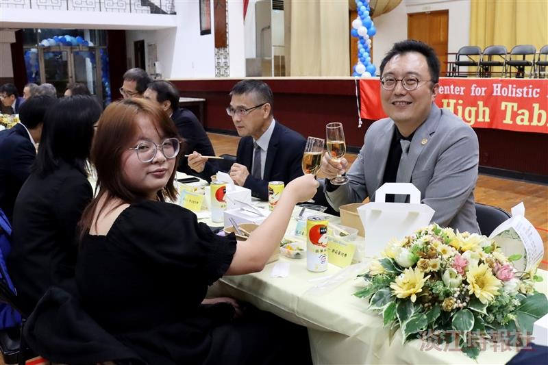 Reenacting the Lanyang Freshman Opening Ceremony - Toast at the High Table Dinner in Tamsui