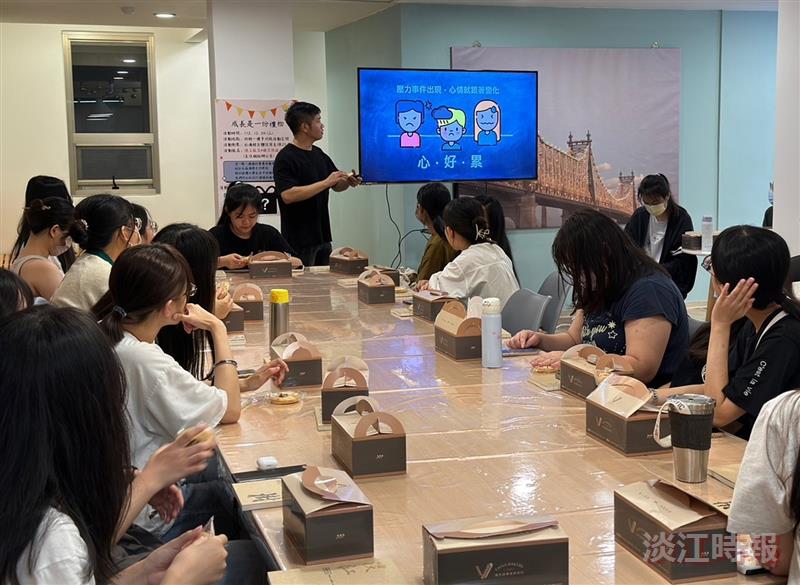 住輔組舉辦水晶滴膠手作課程