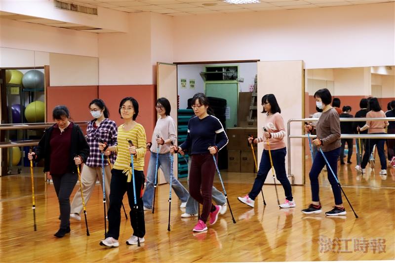 體育處舉辦「北歐式健走」演講