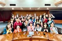 11/21（二）1210-1310女聯會與員福會合辦「鄉村玫瑰花（拼布吊飾）手作」活動