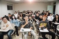 電子音樂研究社邀請「八拍葛格」演講