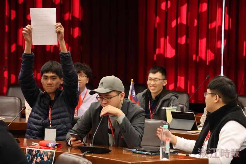16 校大專生參與外交與決策模擬營