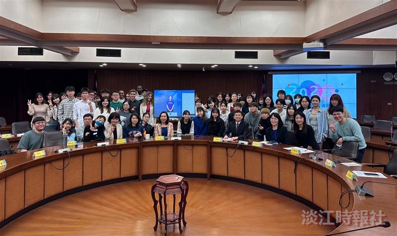 Overseas Student Orientation - 2 "Lucia Chen" Jointly Introduce TamkangThe International and Cross-Strait Affairs Office organized an orientation seminar for incoming overseas students to assist in getting acquainted with Tamkang University.